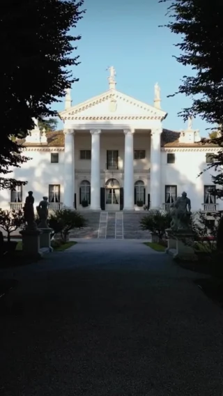We’re celebrating #nationalproseccoweek this week by sharing the story of @villasandi - an estate rooted in family, tradition, and a deep respect for the land. 

Headquartered in a historic Palladian villa dating to 1622, Villa Sandi is the largest owner of estate vineyards in Conegliano-Valdobbiadene and produces a vibrant range of Proseccos, from DOC Treviso to the prestigious Cartizze DOCG. Their commitment to sustainability is central to their philosophy, with practices like hydroelectric power use and biodiversity-focused farming. 

Villa Sandi’s Valdobbiadene Superiore di Cartizze DOCG La Rivetta has earned Gambero Rosso’s top Tre Bicchieri award for 14 consecutive years - a testament to their dedication to excellence. Learn more about Villa Sandi through the link in our bio.